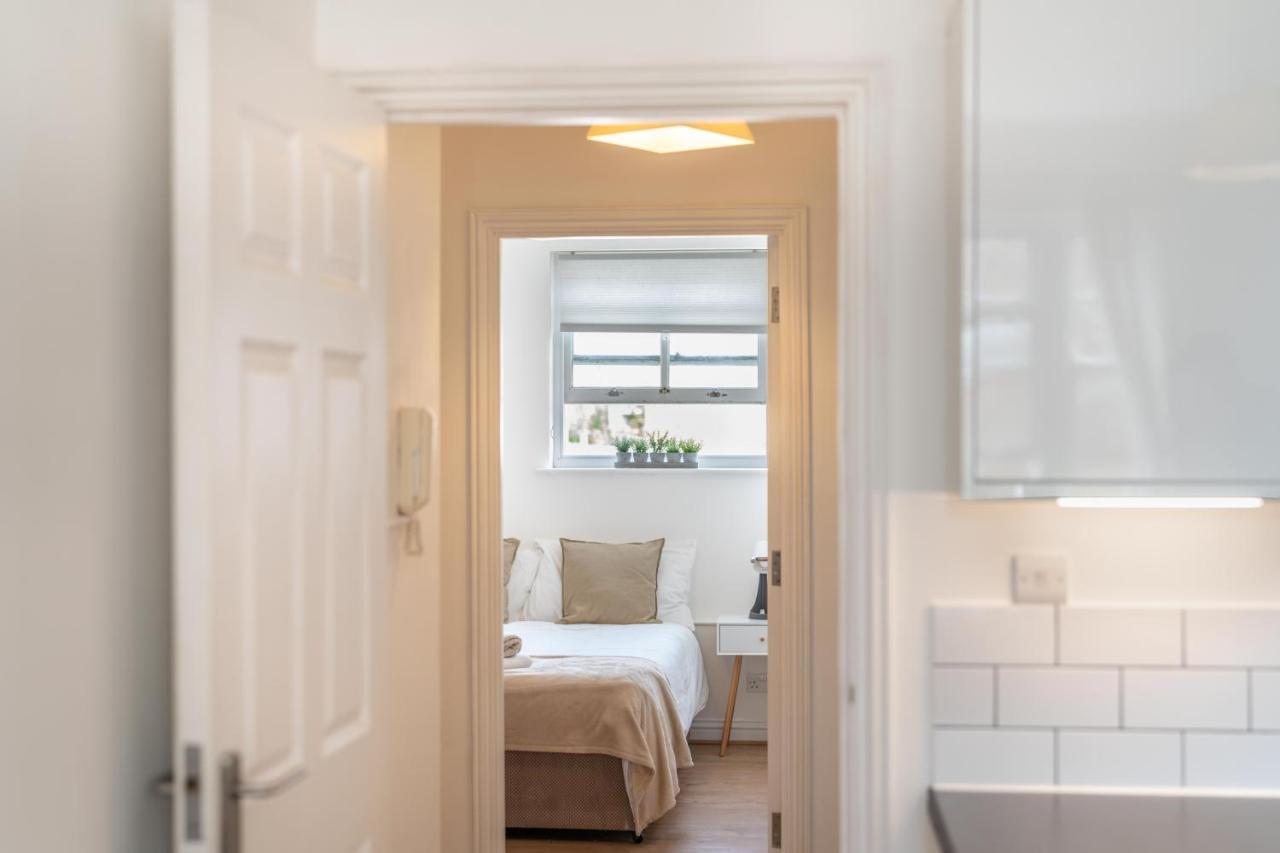 Stansted Airport & Bishops Stortford Town Centre Professional Apartment Bishop’s Stortford Exterior foto